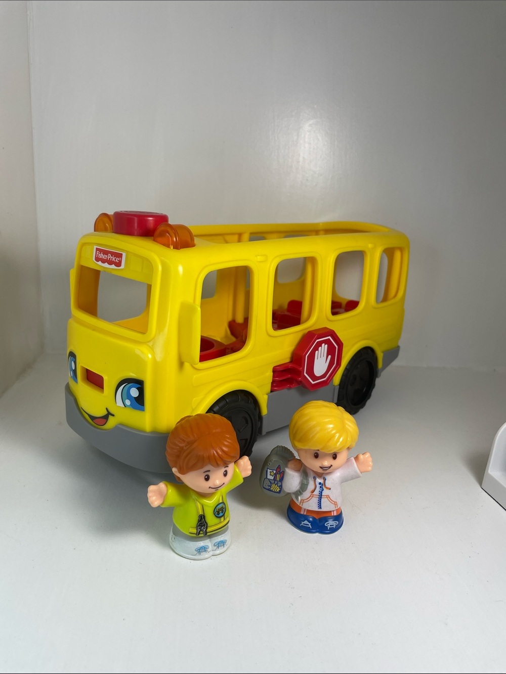 Fisher-Price  Little People Yellow School Bus Playset with 2 Figures *AS IS